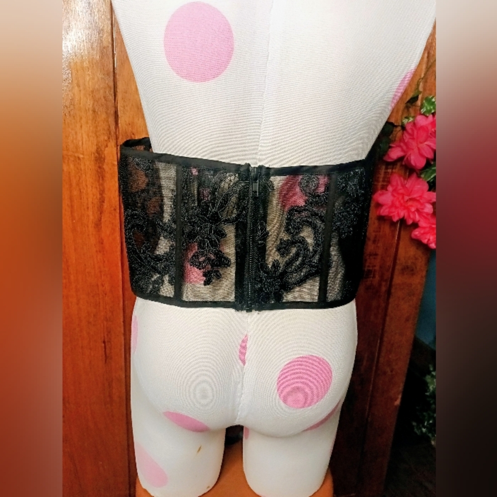 **NWOT** Elegant Black Lace Corset By Unholy 🖤 - Picture 14 of 15